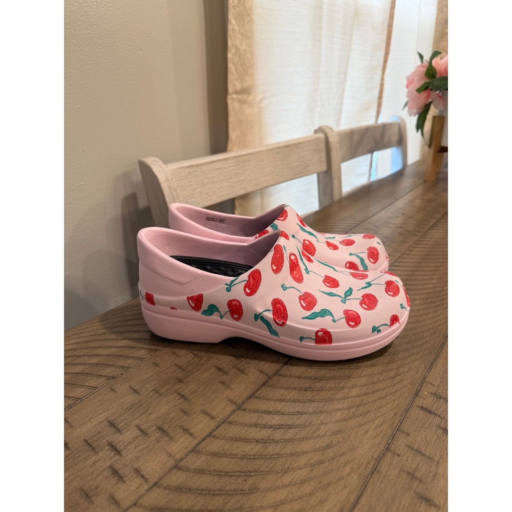 Crocs LiteRide Pink Cherry Print Slip Resistant Work Clogs Nursing Shoes size 7